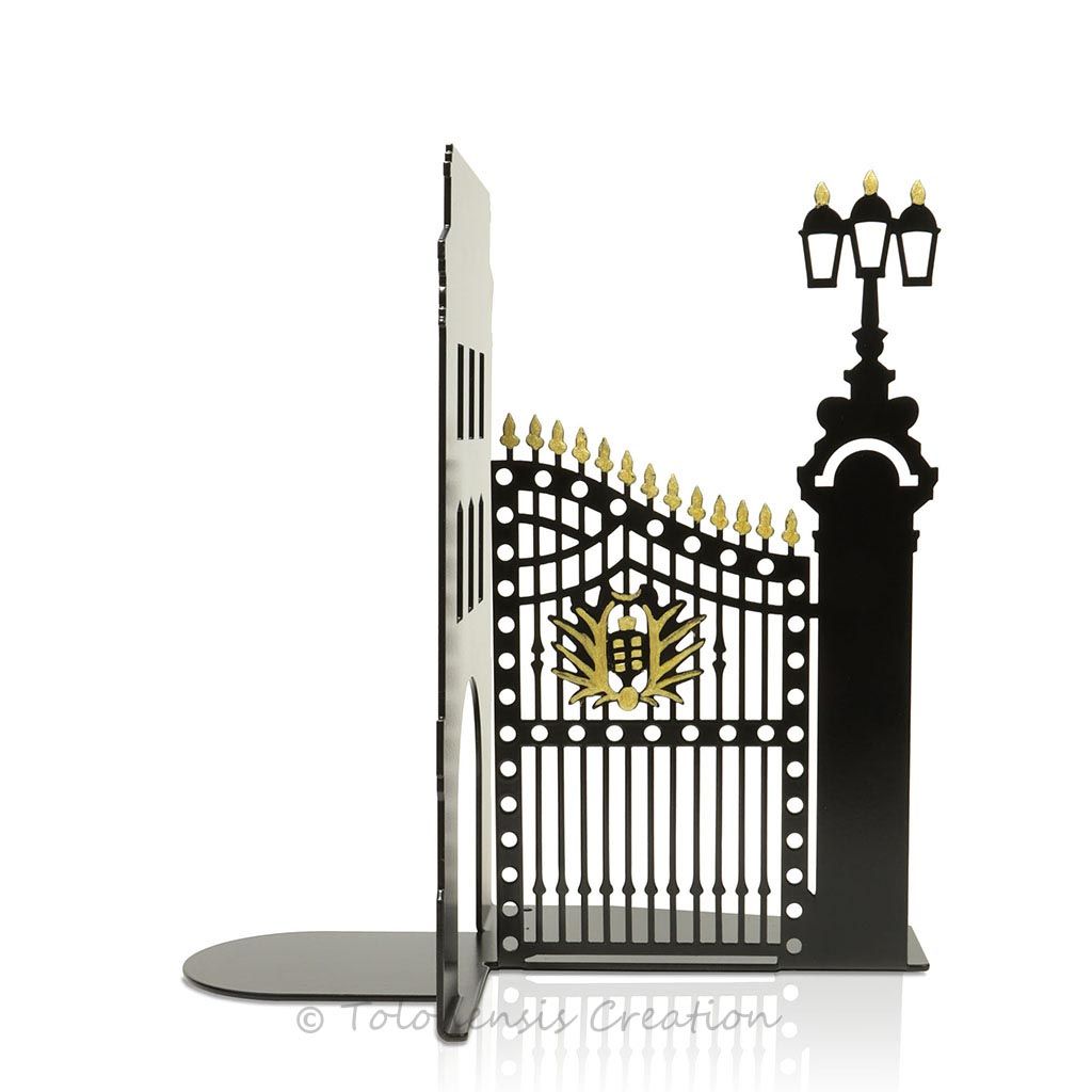 Bookends Buckingham Palace