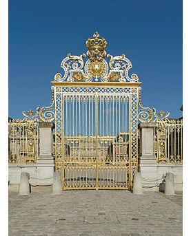 The Royal gate made under the reign of Louis XIV around 1680 by Jules 
Hardouin-Mansart.