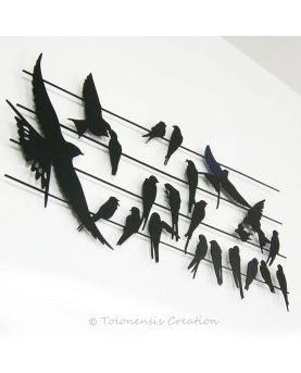 side view of the wall ornament Birdy. Width 90 cm