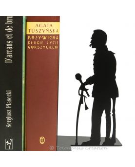 Close-up of the Józef Piłsudski bookend.