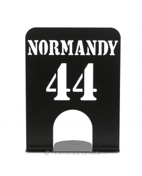 Normandy 1944 bookend with D-Day theme. Height 22 cm. French creation