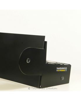 Non-slip pads under the bookends