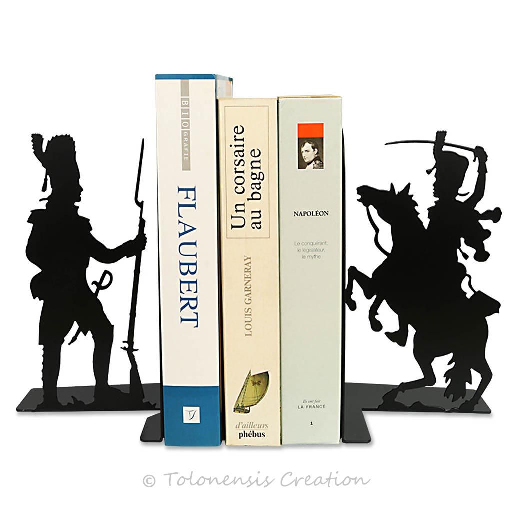 The set of bookends Old Guard and Hussar of the french imperial guard. Steel laser cut. Height 19 cm