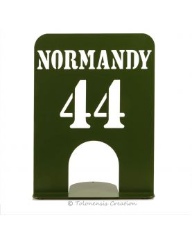 Normandy 44 bookend themed around the Normandy Landing. Height 22 cm