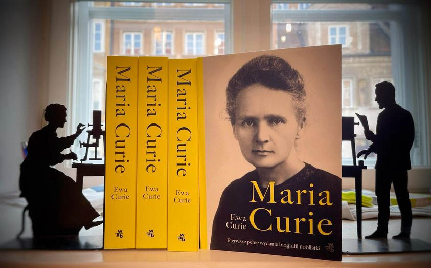 Paire de serre-livres Pierre et Marie Curie dans la boutique du musée de Varsovie